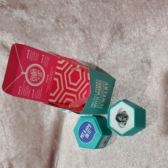 Origami Owl Ring 💍 - Picture 5 of 7